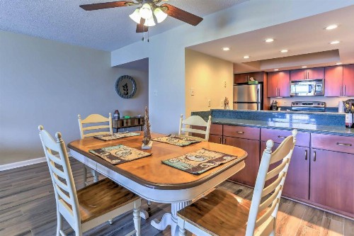 Chic Myrtle Beach Seaside Escape with Pool Access! - image 9