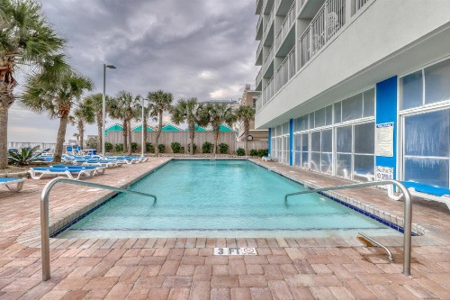 Beach Retreat - image 10
