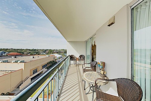 New Listing! Oceanfront Escape with Pool Epic Views condo - image 10