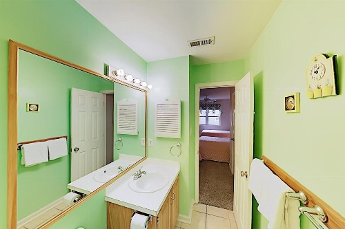Beach Bliss: Private Balcony 200 Yards to Shore! condo - image 12