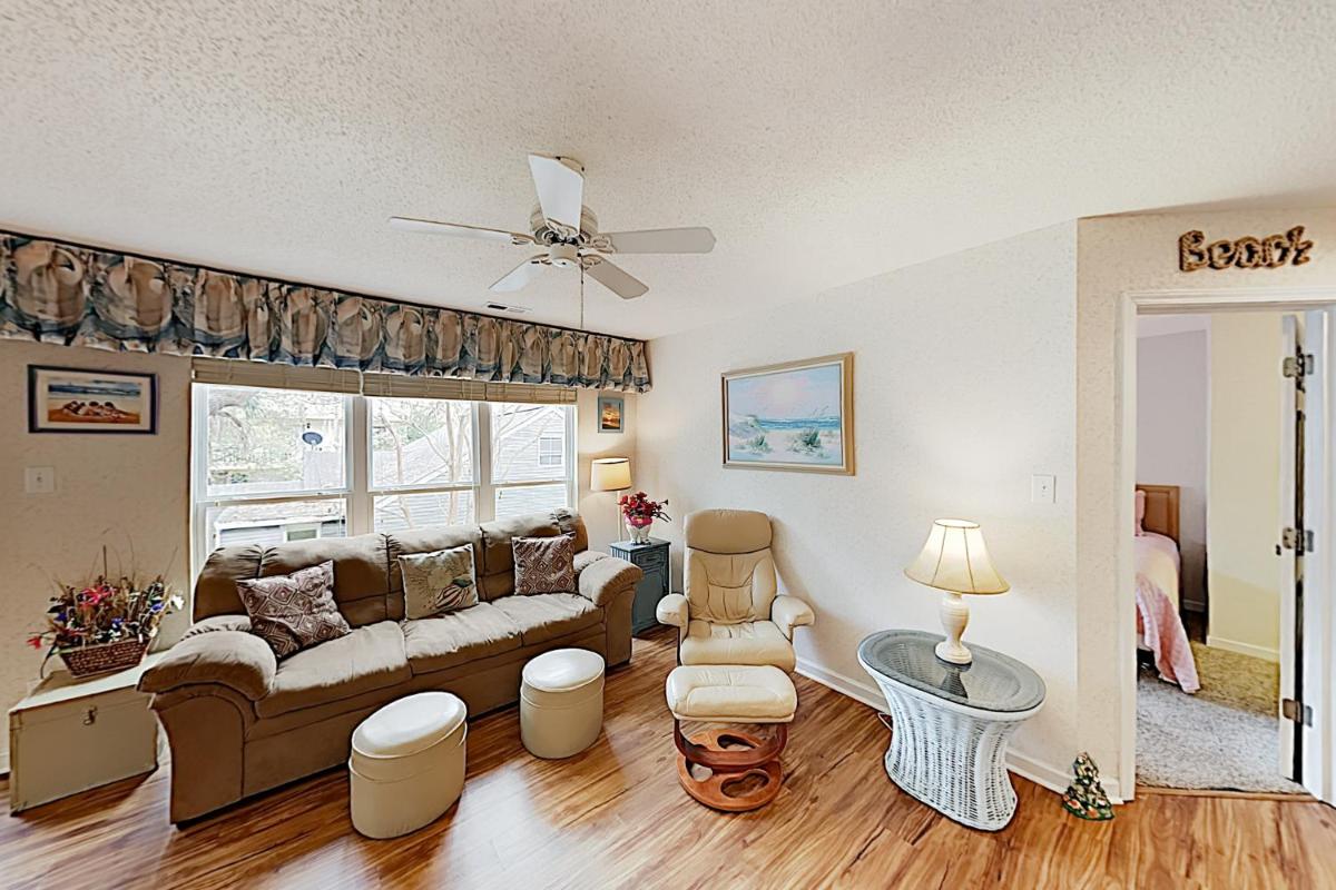 Beach Bliss: Private Balcony 200 Yards to Shore! condo - image 7