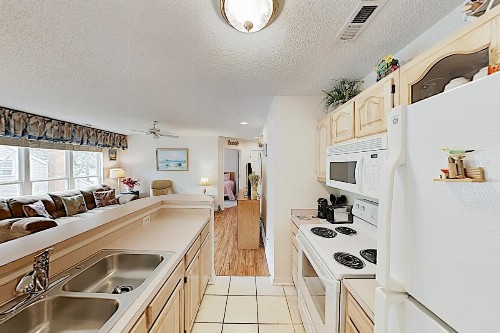 Beach Bliss: Private Balcony 200 Yards to Shore! condo - image 8