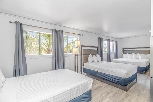 Sun Fun Motel - image 26