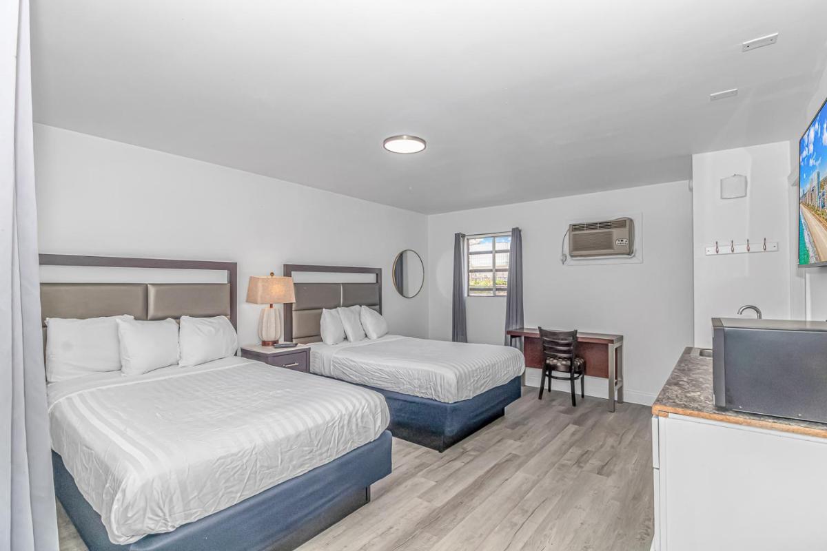 Sun Fun Motel - image 3