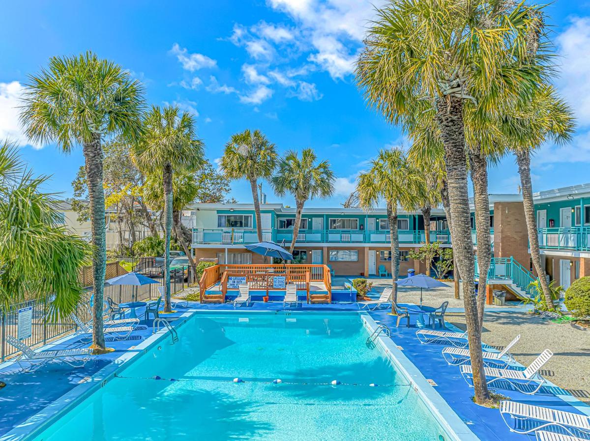 Sun Fun Motel - image 4