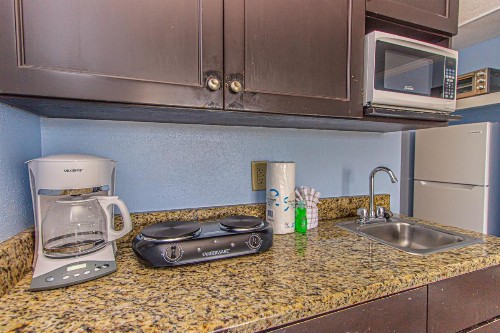 Oceanview King Suite - Fully Updated! - Landmark Resort 715 - Great Views! Sleeps 4 - image 4