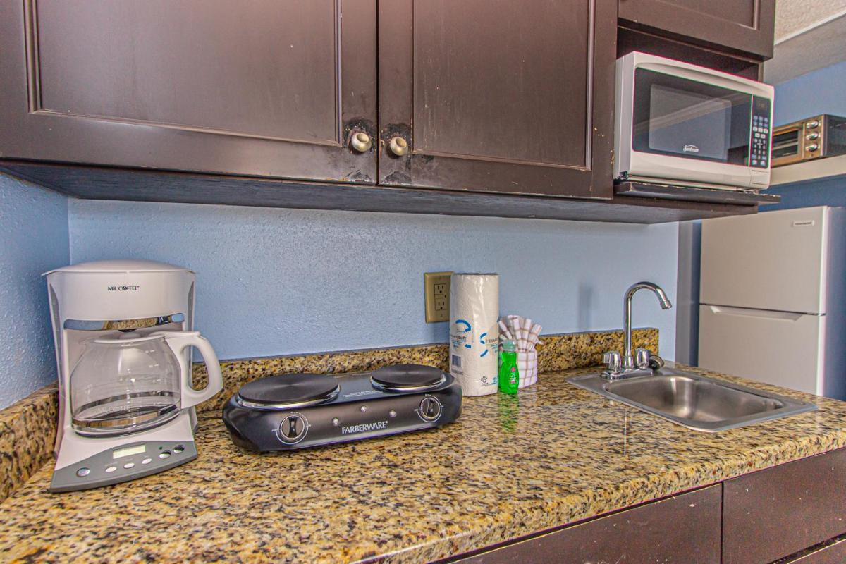Oceanview King Suite - Fully Updated! - Landmark Resort 715 - Great Views! Sleeps 4 - image 4