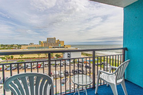 Oceanview King Suite - Fully Updated! - Landmark Resort 715 - Great Views! Sleeps 4 - image 8
