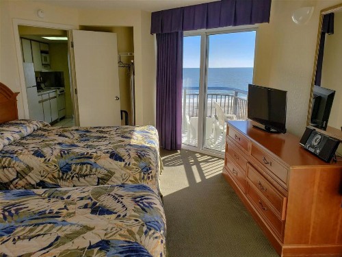 Oceanfront 1 Bedroom 2 Bath Suite Boardwalk 439 - image 1