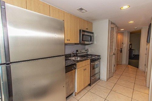 Direct Oceanfront Oceans One Resort Beautiful Condo Sleeps 6 - image 7