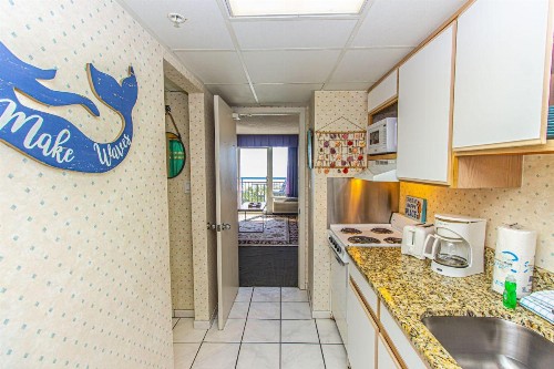 Beautifully Decorated Boardwalk Resort Unit 236 Direct Oceanfront Sleeps 8 - image 2