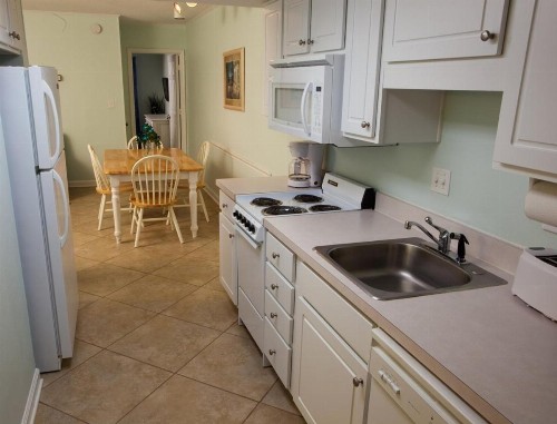 Modern and Stylish Resort Condo in Myrtle Beach - One Bedroom Condo #1 - image 6