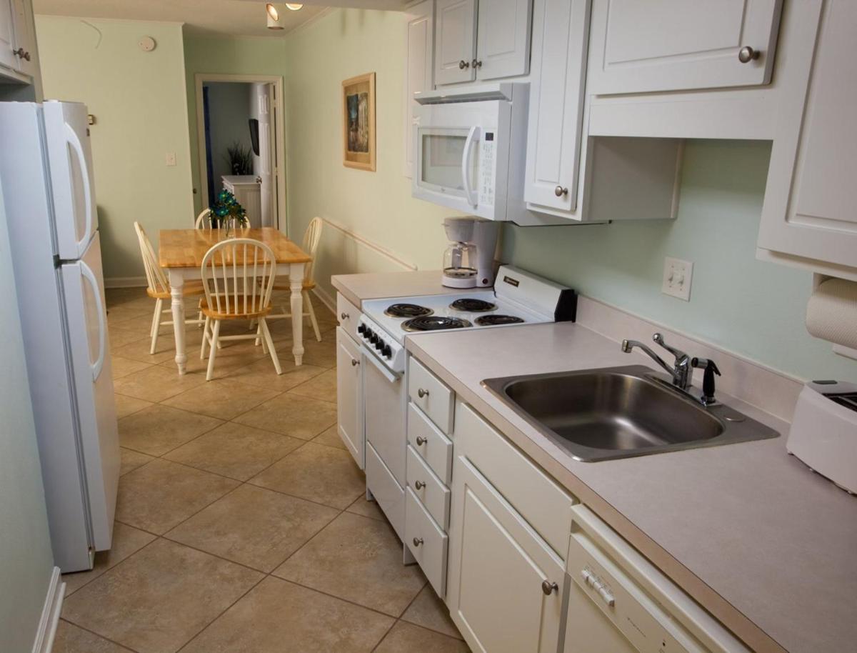 Modern and Stylish Resort Condo in Myrtle Beach - One Bedroom Condo #1 - image 6