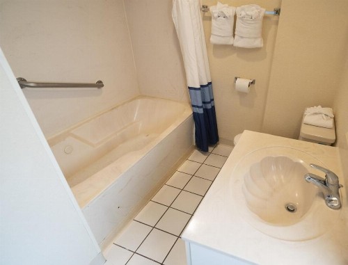 Affordable Family Vacation Condo at Myrtle Beach - Studio Condo #1 - image 7