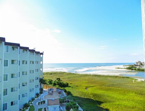 Spacious Condo Mid-point the Grand Strand - One Bedroom Condo #1 - image 9