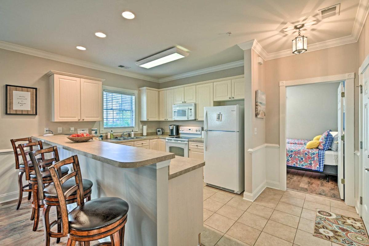 Condo with Patio and Pool Access 2 Mi to Beaches - image 7