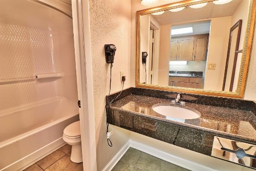Oceanfront 1 Bedroom Suite Sleeps 6 Holiday Pavilion Condominium Tower 712 - image 11
