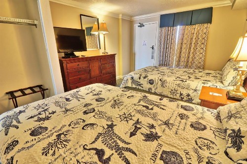 Oceanfront 1 Bedroom Suite Sleeps 6 Holiday Pavilion Condominium Tower 712 - image 8
