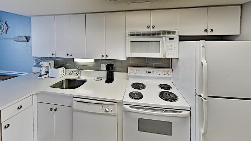 Seawatch North Tower 611 1BR 1BA Oceanfront Condo - image 7