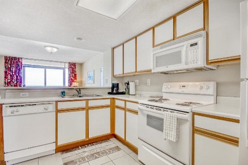 Roxanne Towers 1101 - image 8