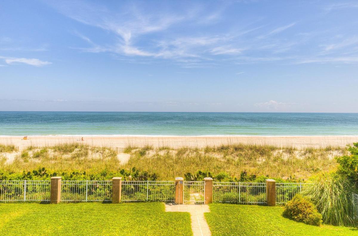 Oceanfront Duplex downtown Myrtle Beach putting green pool great location and near Sky Wheel - main image