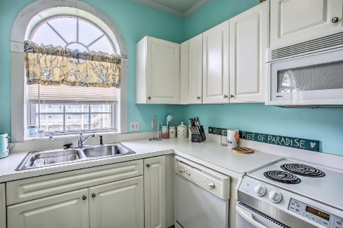 Lovely Myrtle Beach Condo 4 Mi to Boardwalk! - image 10
