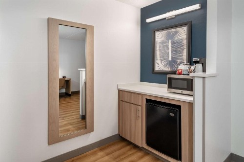 Hyatt Place Mystic - image 11