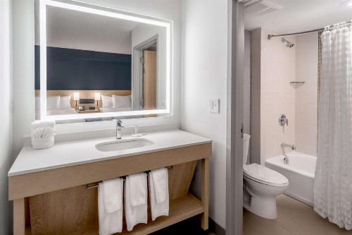 Hyatt Place Mystic - image 8