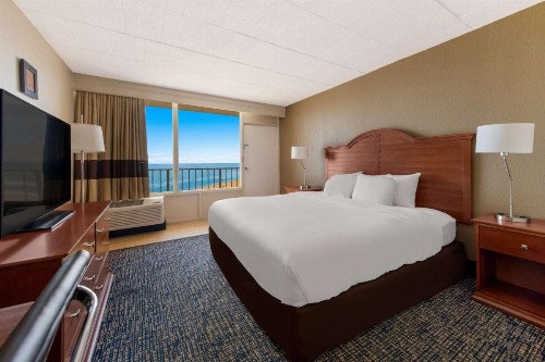 Comfort Inn South Oceanfront - image 21