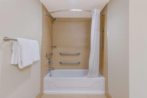 Comfort Inn South Oceanfront - image 24