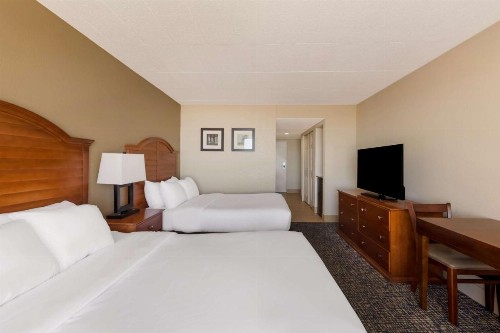 Comfort Inn South Oceanfront - image 33