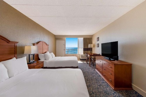 Comfort Inn South Oceanfront - image 35