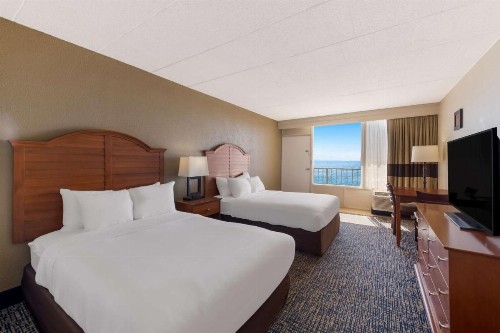 Comfort Inn South Oceanfront - image 36
