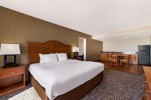 Comfort Inn South Oceanfront - image 43
