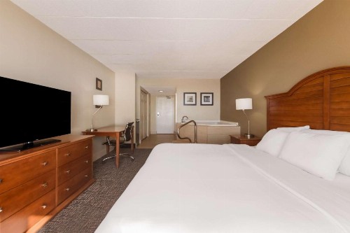 Comfort Inn South Oceanfront - image 46