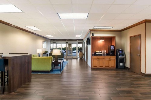 Comfort Inn South Oceanfront - image 7