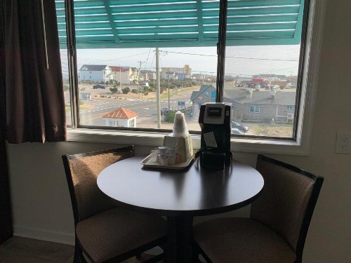 Sea Horse Inn and Cottages - image 29