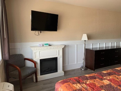 Sea Horse Inn and Cottages - image 4