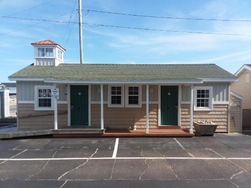 Sea Horse Inn and Cottages - image 43