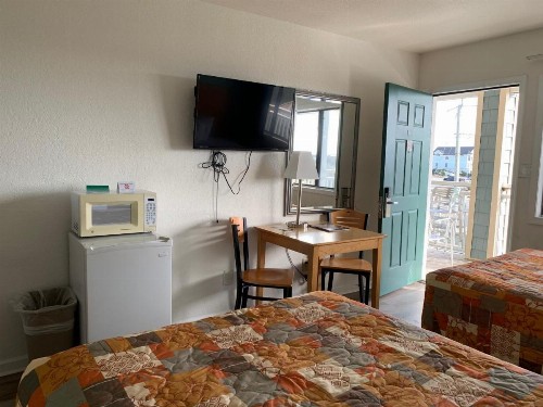 Sea Horse Inn and Cottages - image 46
