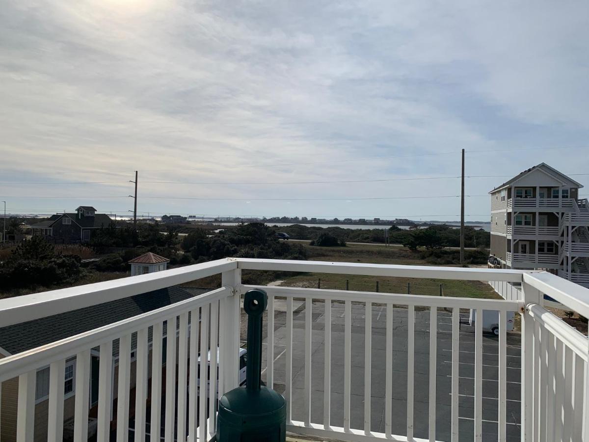 Sea Horse Inn and Cottages - image 5