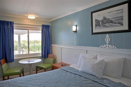 Colonial Inn - image 10