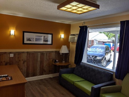 Colonial Inn - image 16
