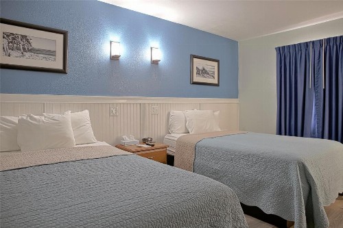 Colonial Inn - image 23