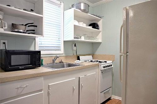 Colonial Inn - image 27