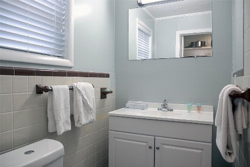 Colonial Inn - image 34
