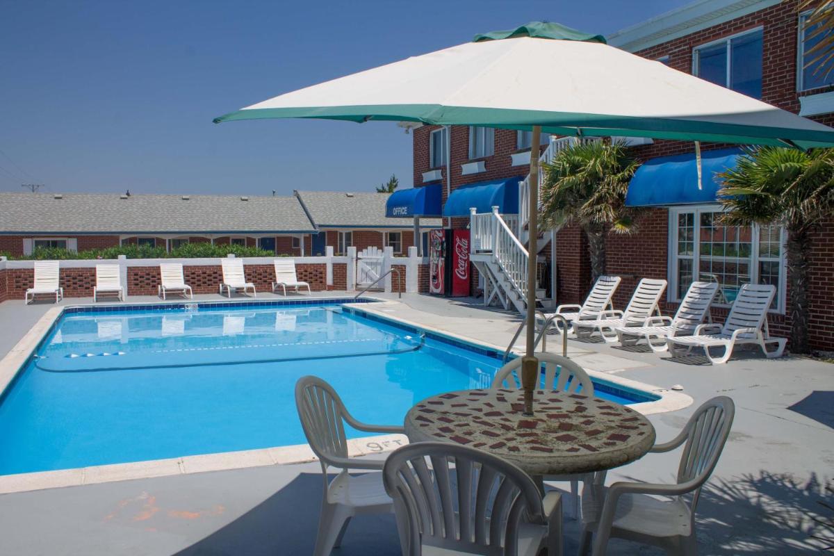 Colonial Inn - image 4