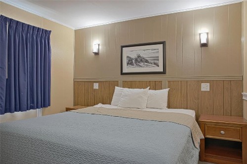 Colonial Inn - image 41
