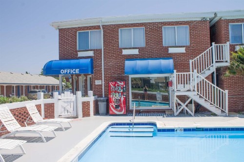 Colonial Inn - image 46