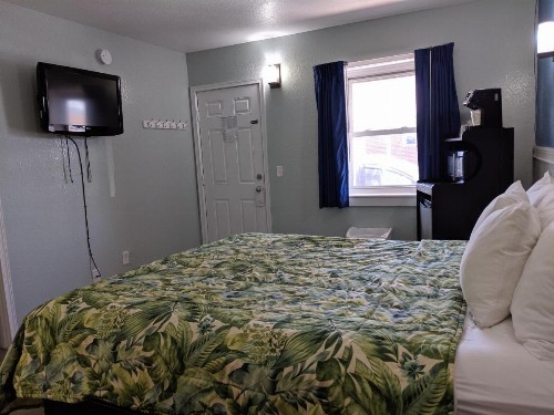 Colonial Inn - image 48